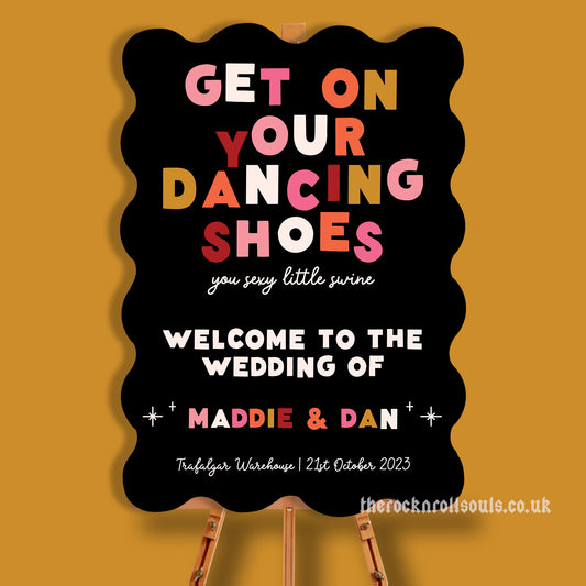 Romantic Type Wavy Edge Welcome Sign